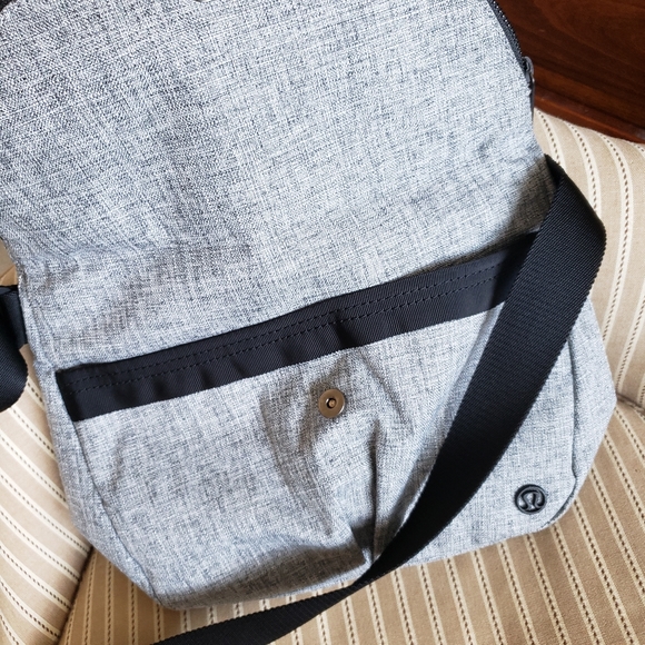 Lululemon All Night Festival Bag 5 Liters - Picture 7 of 8